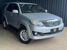 Toyota Hilux SW4