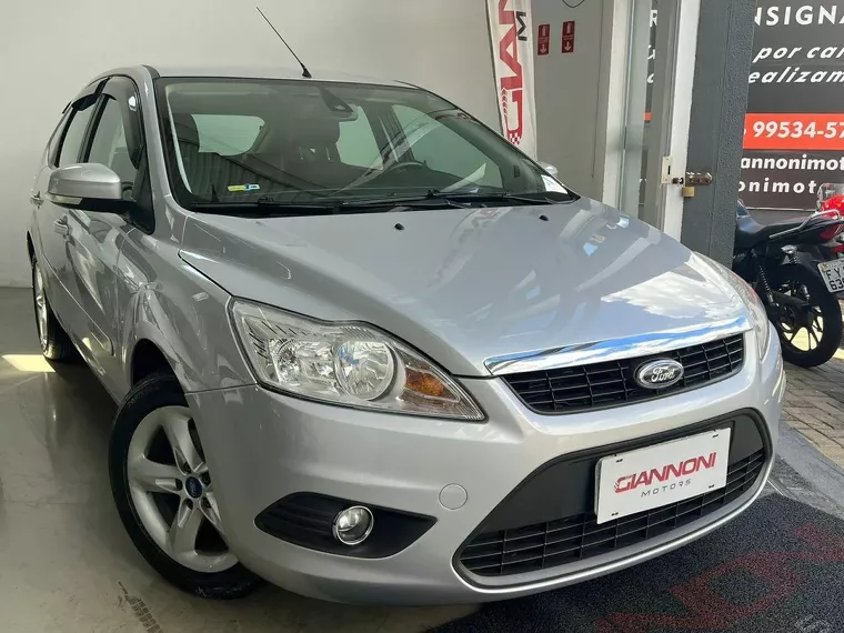 Ford Focus Prata 5