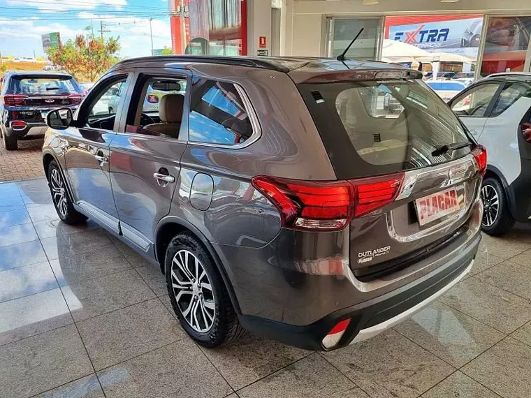 Mitsubishi Outlander Marrom 4