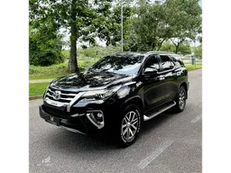 Toyota Hilux SW4