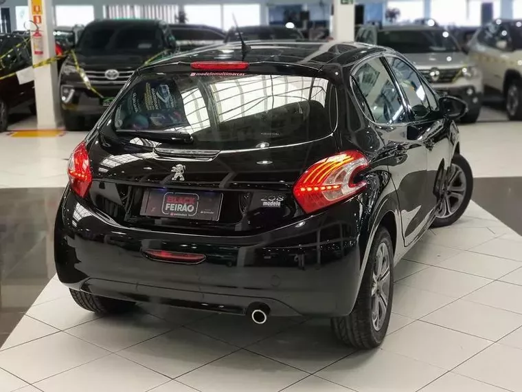 Peugeot 208 Preto 4