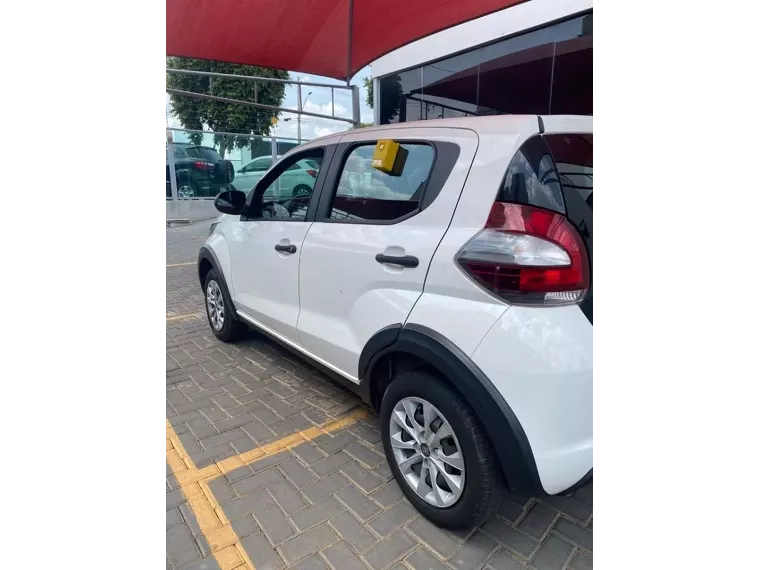 Fiat Mobi Branco 2