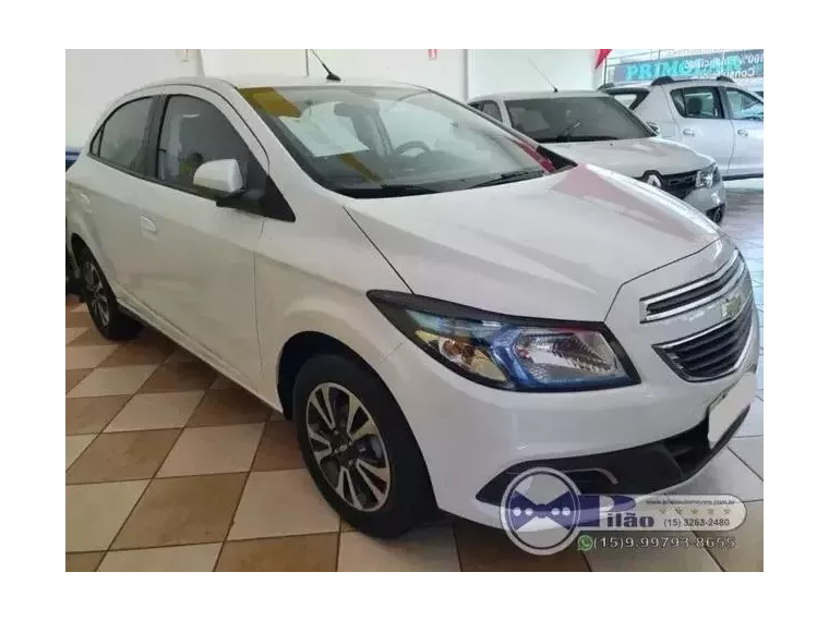 Chevrolet Onix Branco 5