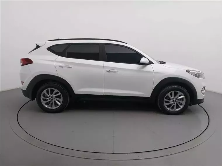 Hyundai Tucson Branco 18