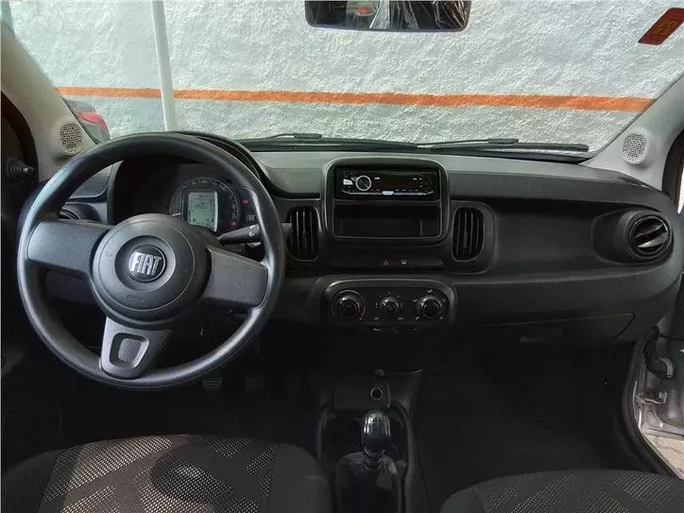 Fiat Mobi Prata 9