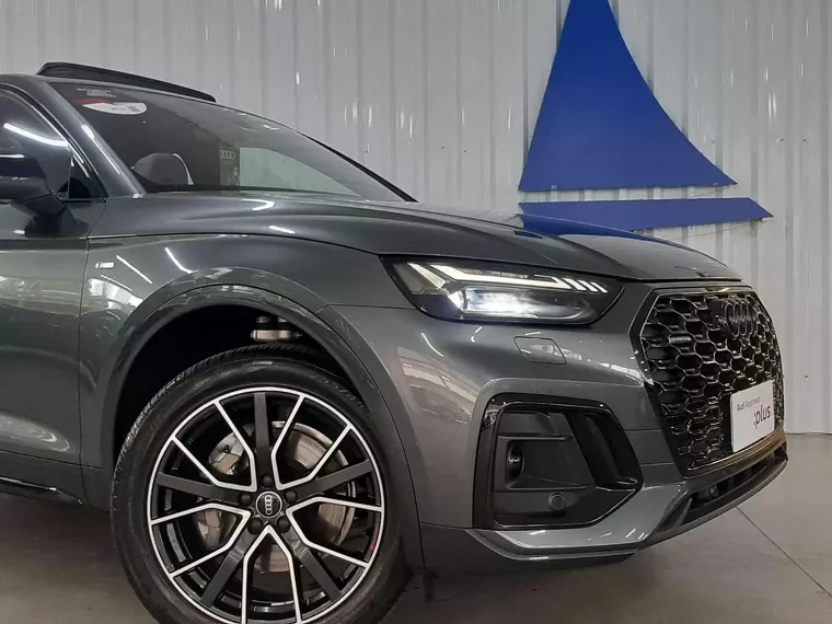 Audi Q5 Cinza 22