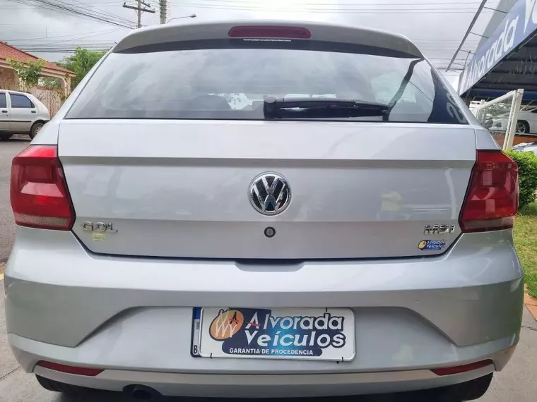 Volkswagen Gol Prata 10