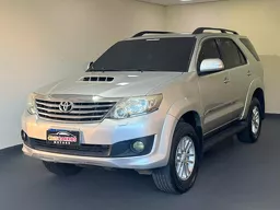 Toyota Hilux SW4