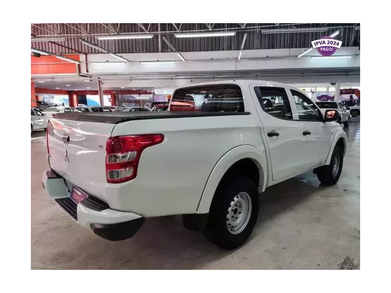 Mitsubishi L200 Branco 7