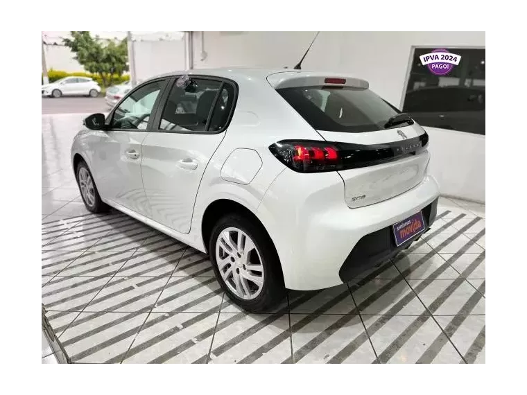 Peugeot 208 Branco 8