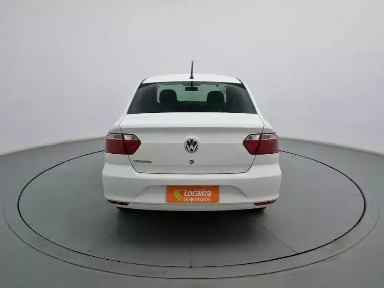 Volkswagen Voyage Branco 11