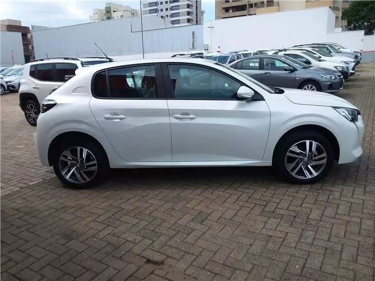 Peugeot 208 Branco 5