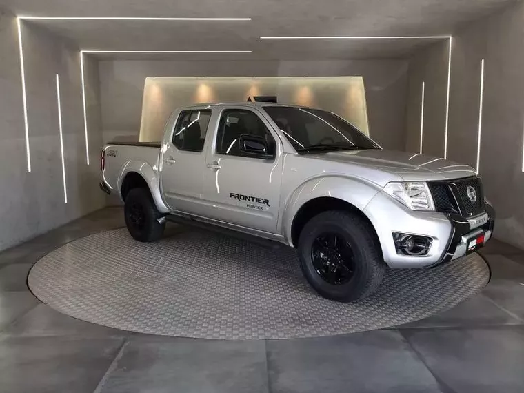 Nissan Frontier Prata 9