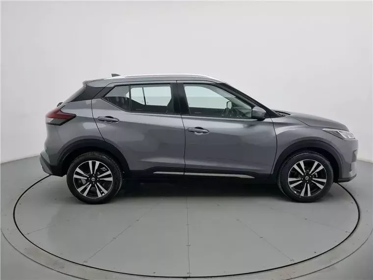 Nissan Kicks Cinza 3