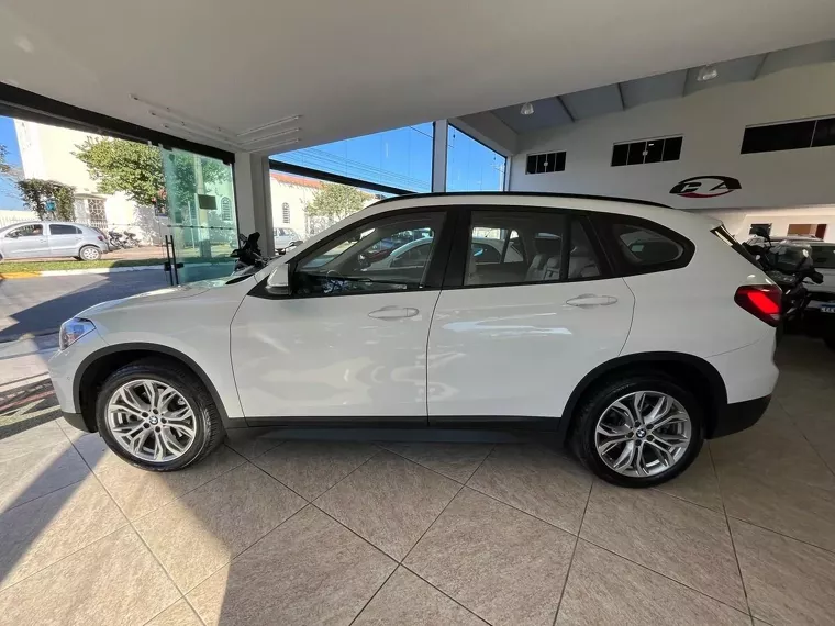 BMW X1 Branco 8