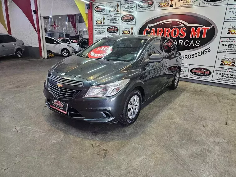 Chevrolet Onix Cinza 4