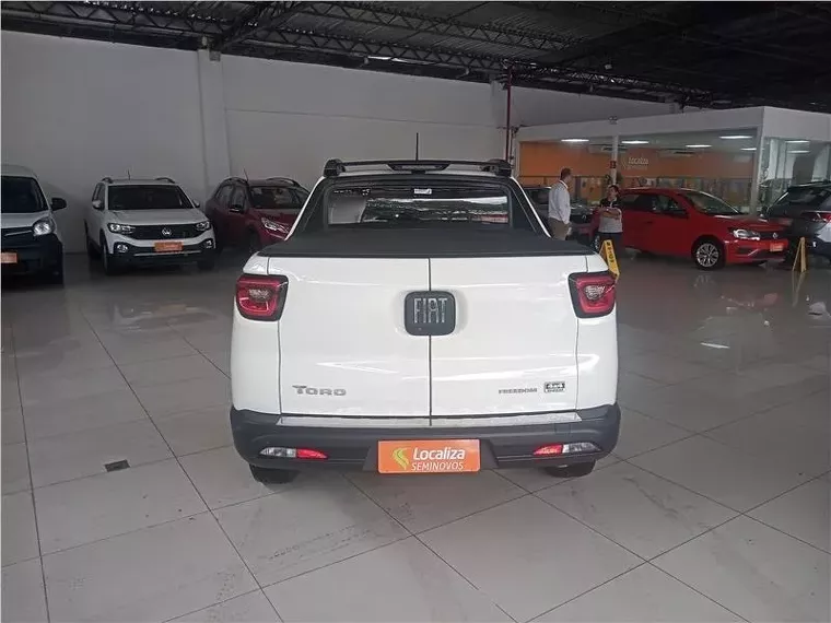 Fiat Toro Branco 2