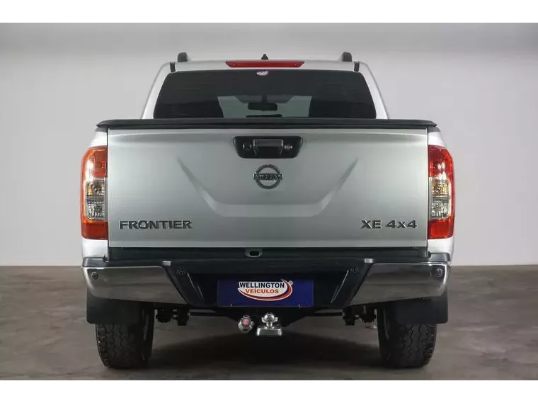 Nissan Frontier Prata 8