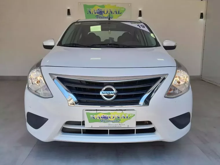 Nissan Versa Branco 5