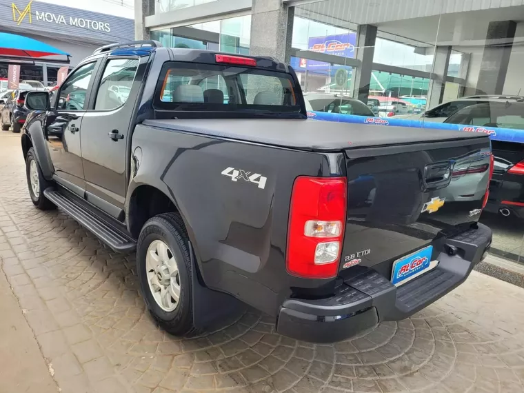 Chevrolet S10 Preto 3