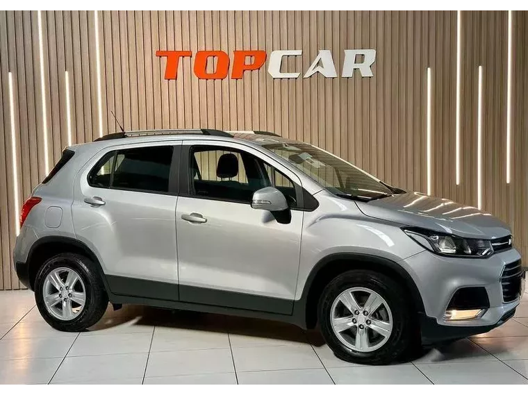 Chevrolet Tracker Prata 4