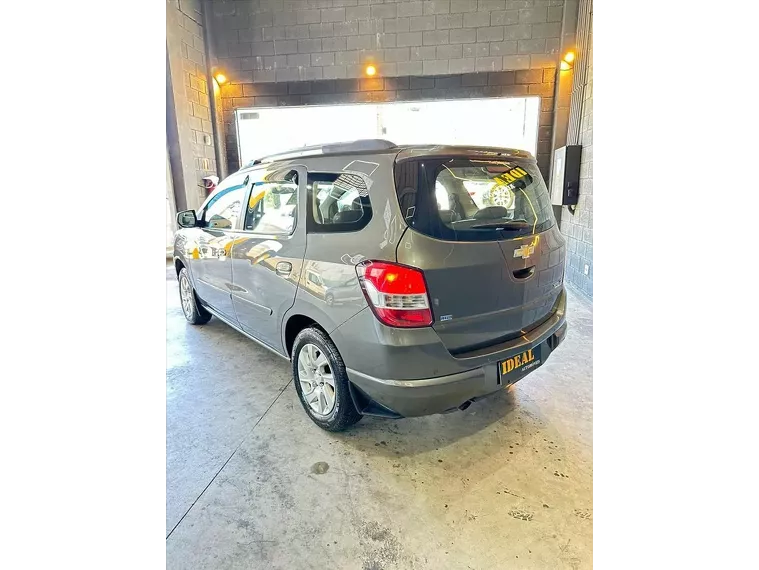 Chevrolet Spin Cinza 9