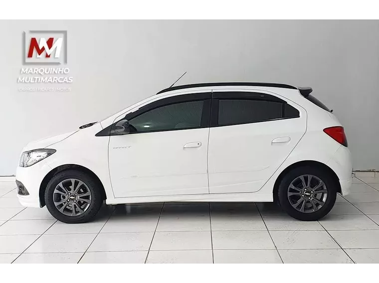 Chevrolet Onix Branco 10