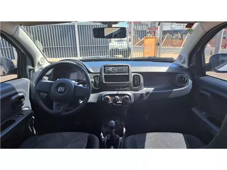 Fiat Mobi Prata 13