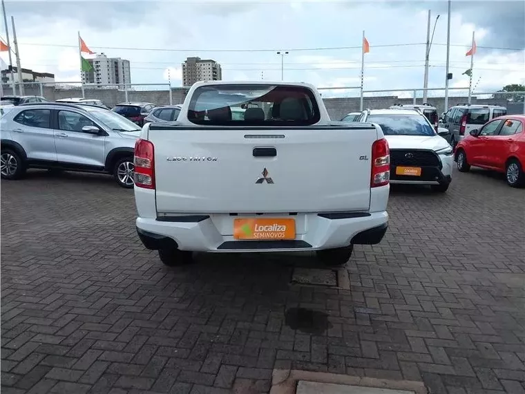 Mitsubishi L200 Triton Branco 9