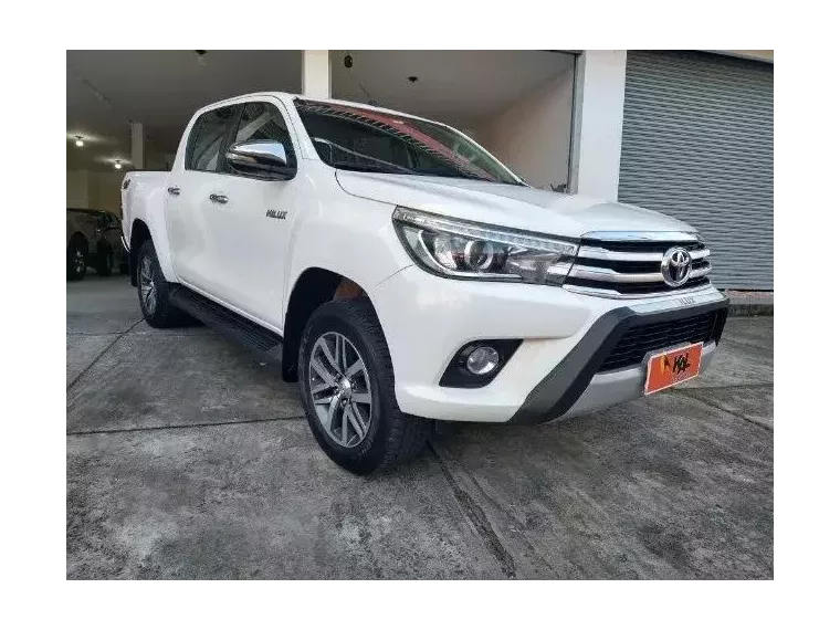 Toyota Hilux Branco 9