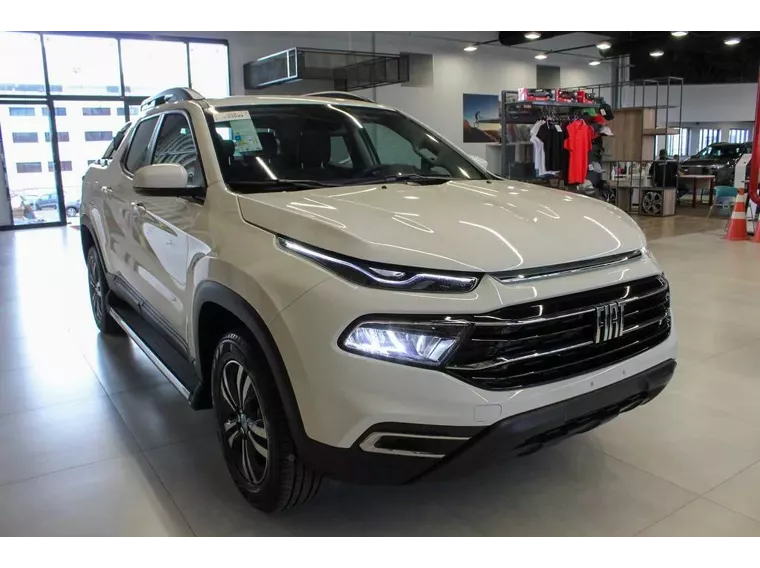 Fiat Toro Branco 3