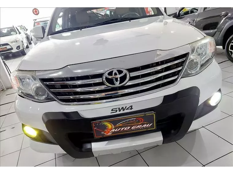 Toyota Hilux SW4 Branco 2