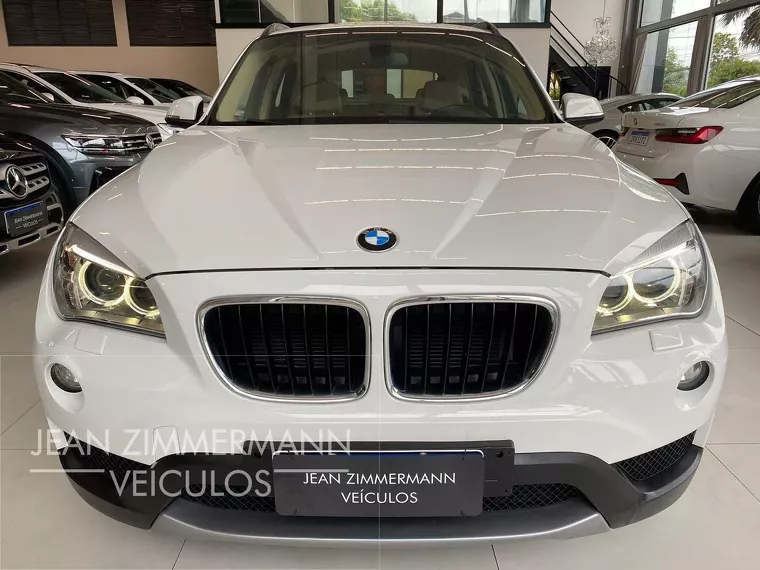 BMW X1 Branco 6