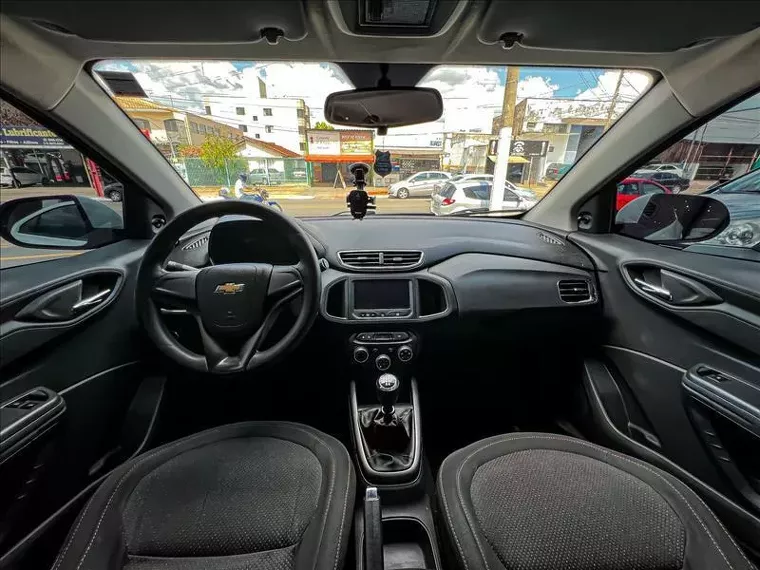 Chevrolet Onix Branco 3