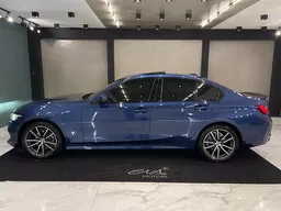 BMW 320i