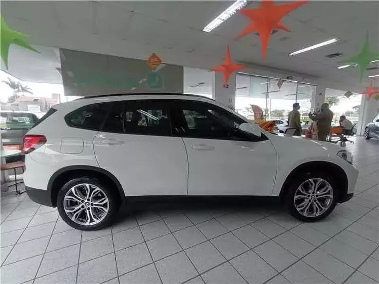 BMW X1 Branco 6