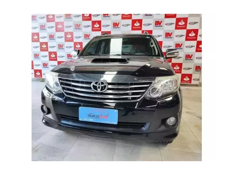 Toyota Hilux SW4 Preto 1