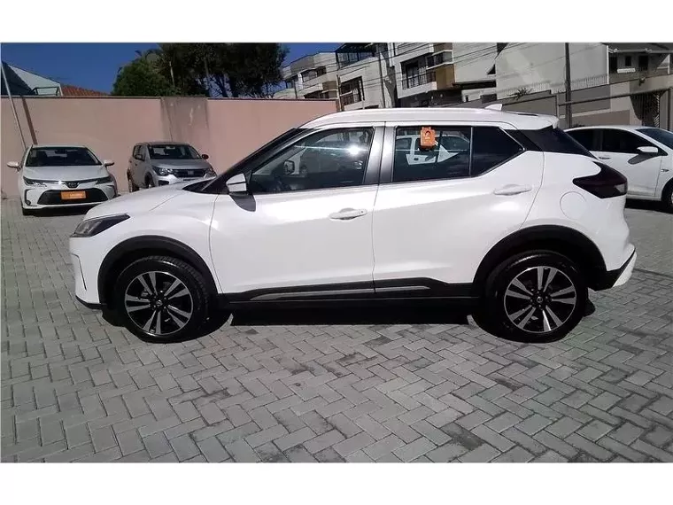 Nissan Kicks Branco 8