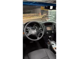 Mitsubishi Pajero Full