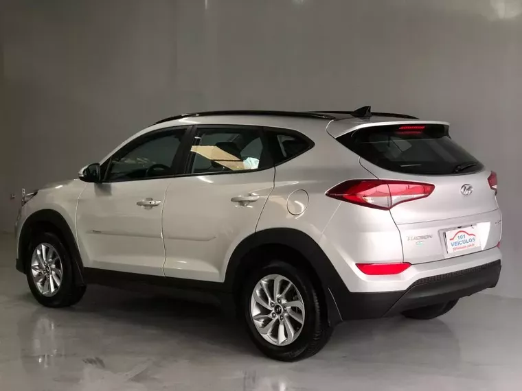 Hyundai Tucson Prata 15