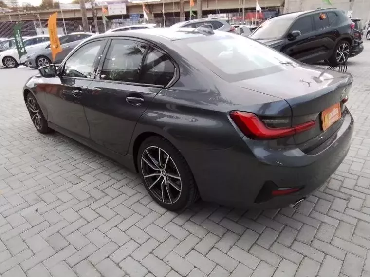 BMW 320i Cinza 10