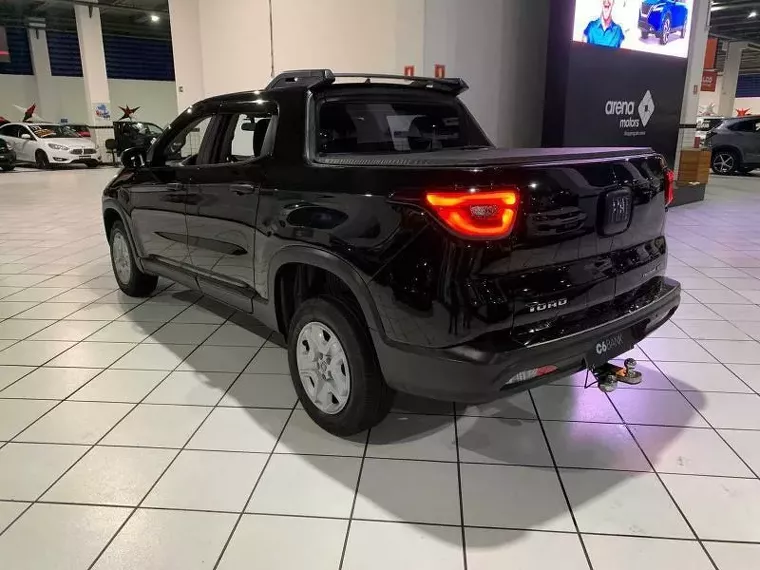 Fiat Toro Preto 8