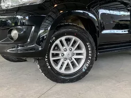 Toyota Hilux SW4