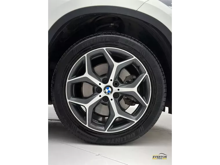 BMW X1 Branco 5