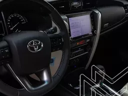 Toyota Hilux SW4