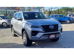 Toyota Hilux SW4