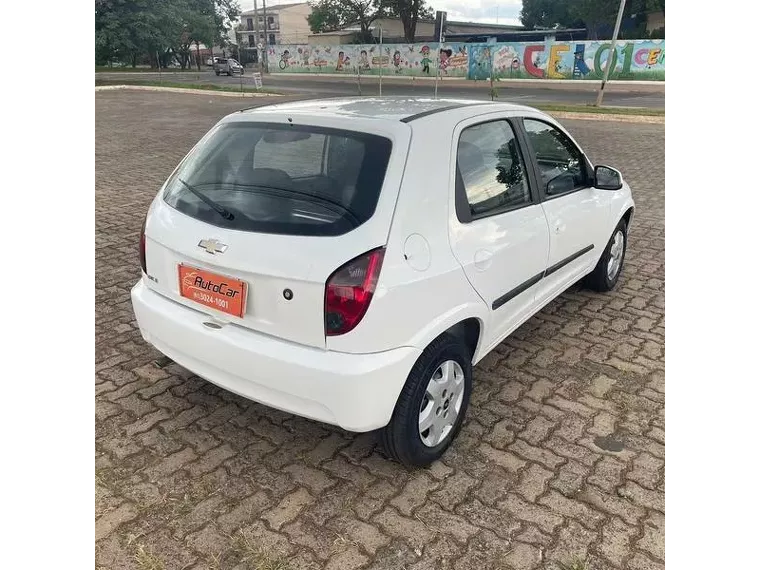 Chevrolet Celta Branco 21