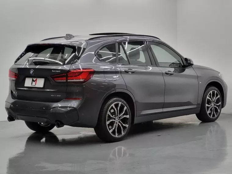 BMW X1 Cinza 19