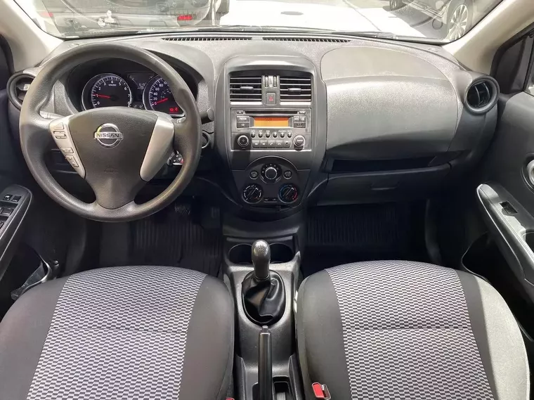 Nissan Versa Preto 2