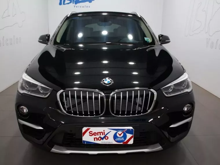 BMW X1 Preto 17